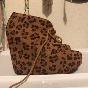 Leopard wedges